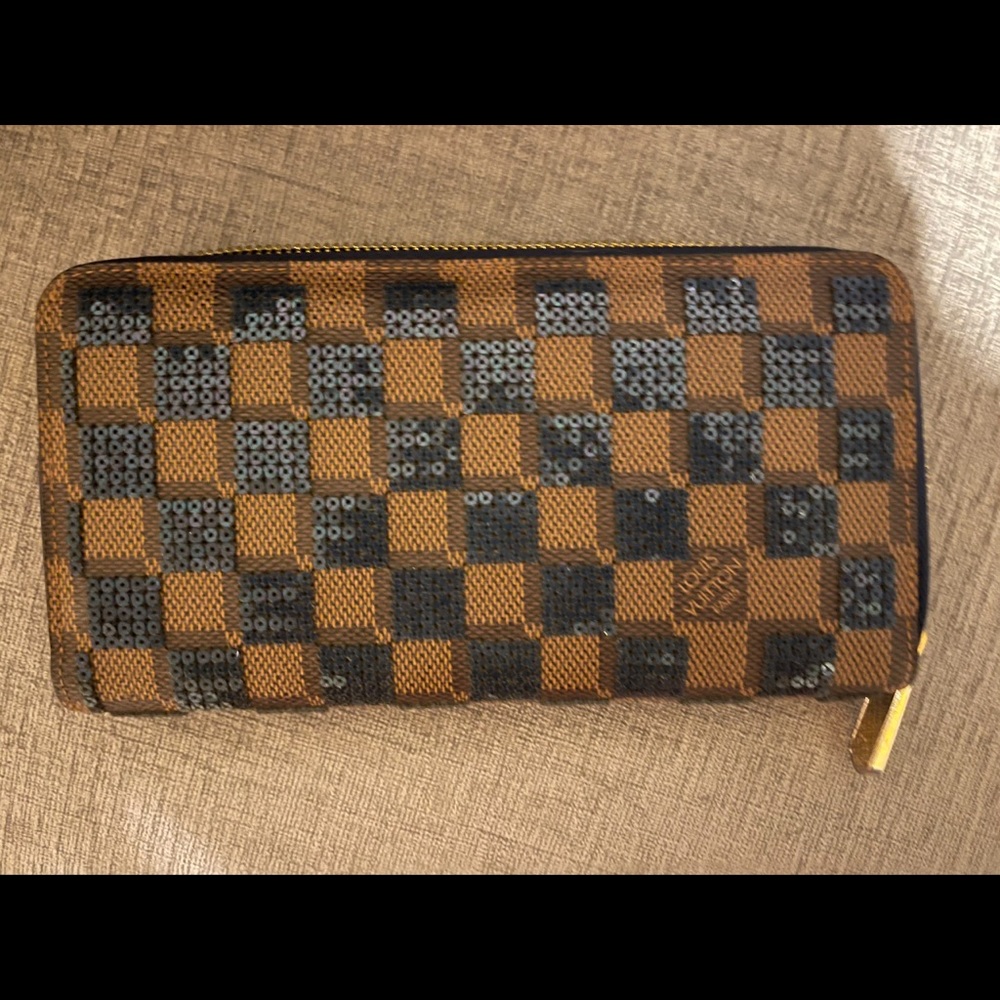 ULTRA RARE VINTAGE Louis Vuitton Damier Paillettes Zippy Wallet